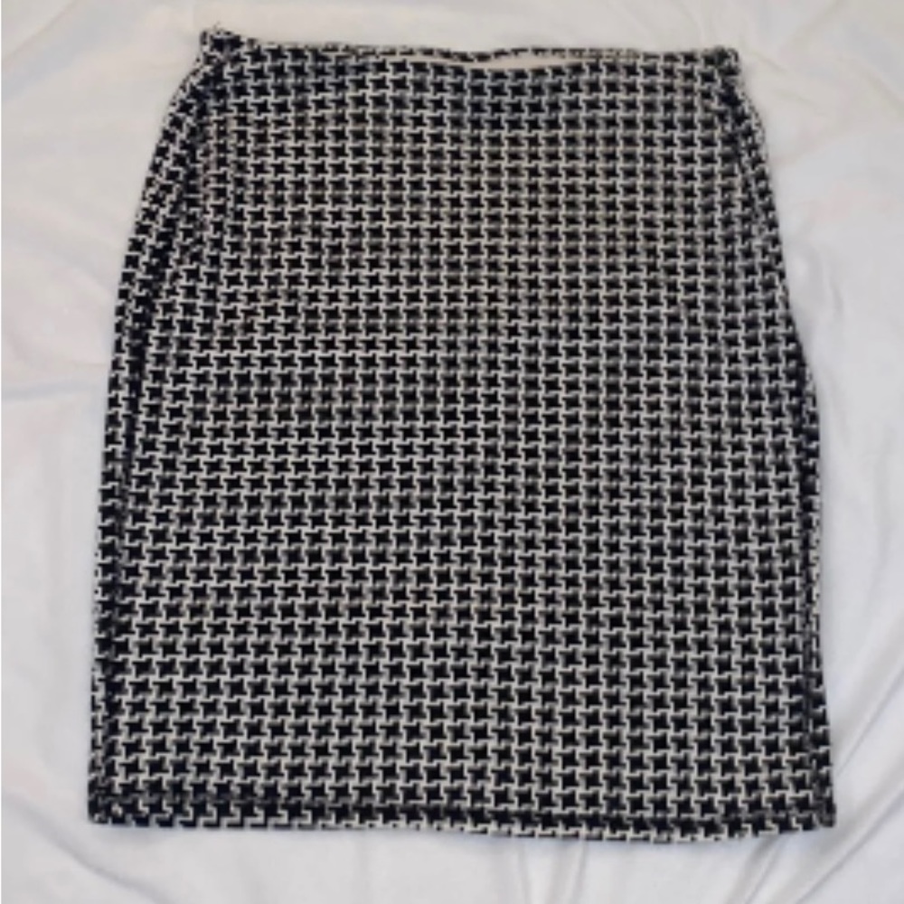 Old Navy Straight Houndstooth Stretchy Skirt, Small/ P,